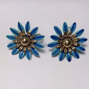 Sara Coventry Vintage Flower Earrings